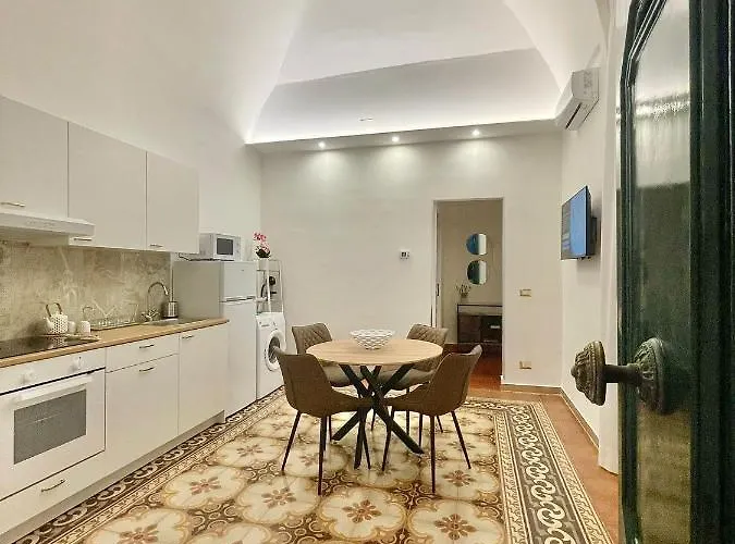 Palazzo Bianchi - *