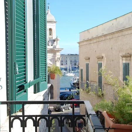 Palazzo Bianchi - Трани